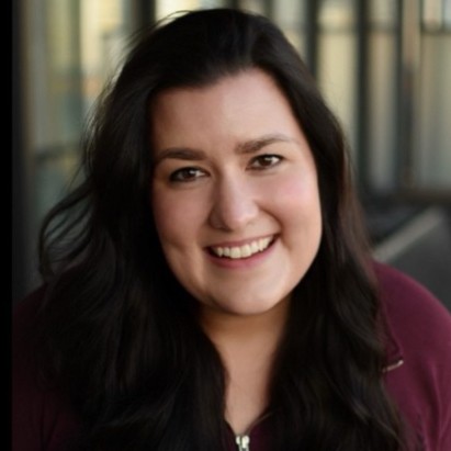 Profile picture of Lindsay Hudson, manager of People Ops at Viral Nation, who gives testimonial about CultureBot, saying it's a "high bang for your buck" tool.